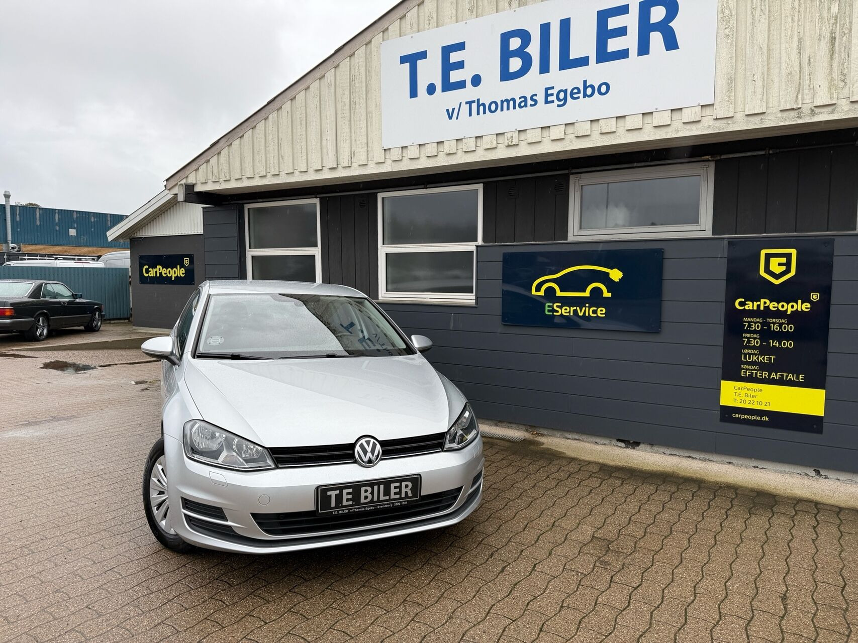 Grå VW Golf fra 2016