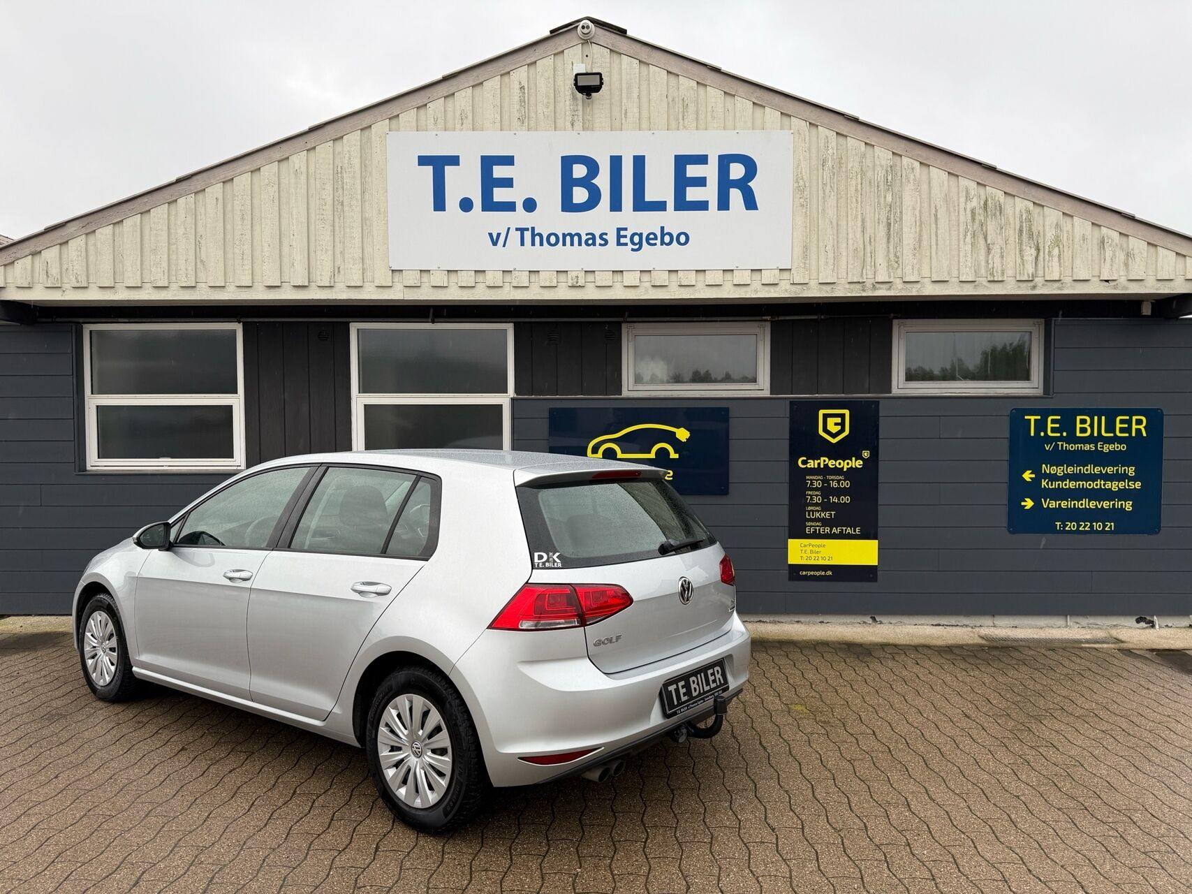 Grå VW Golf fra 2016