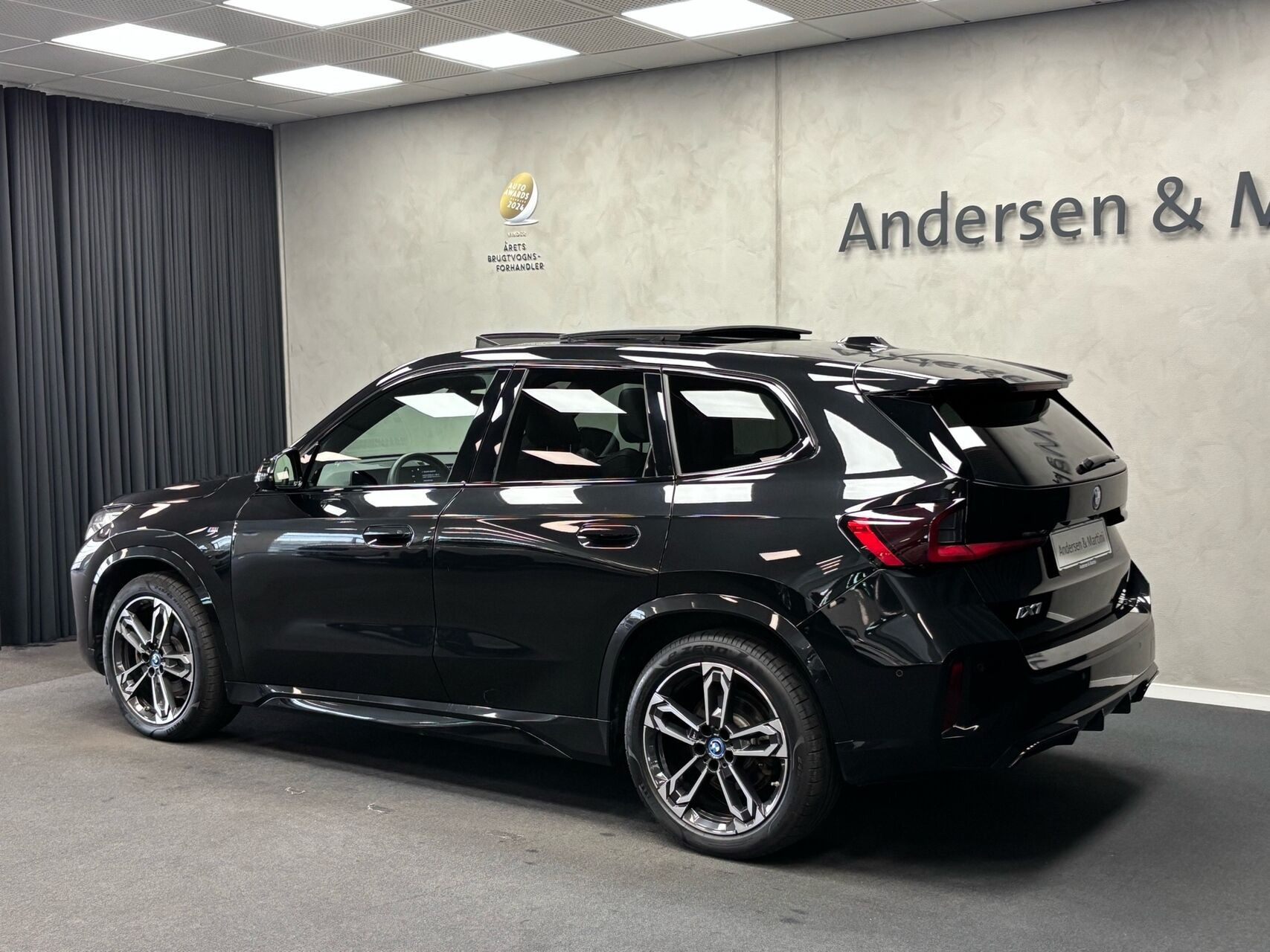 Sort BMW iX1 fra 2023