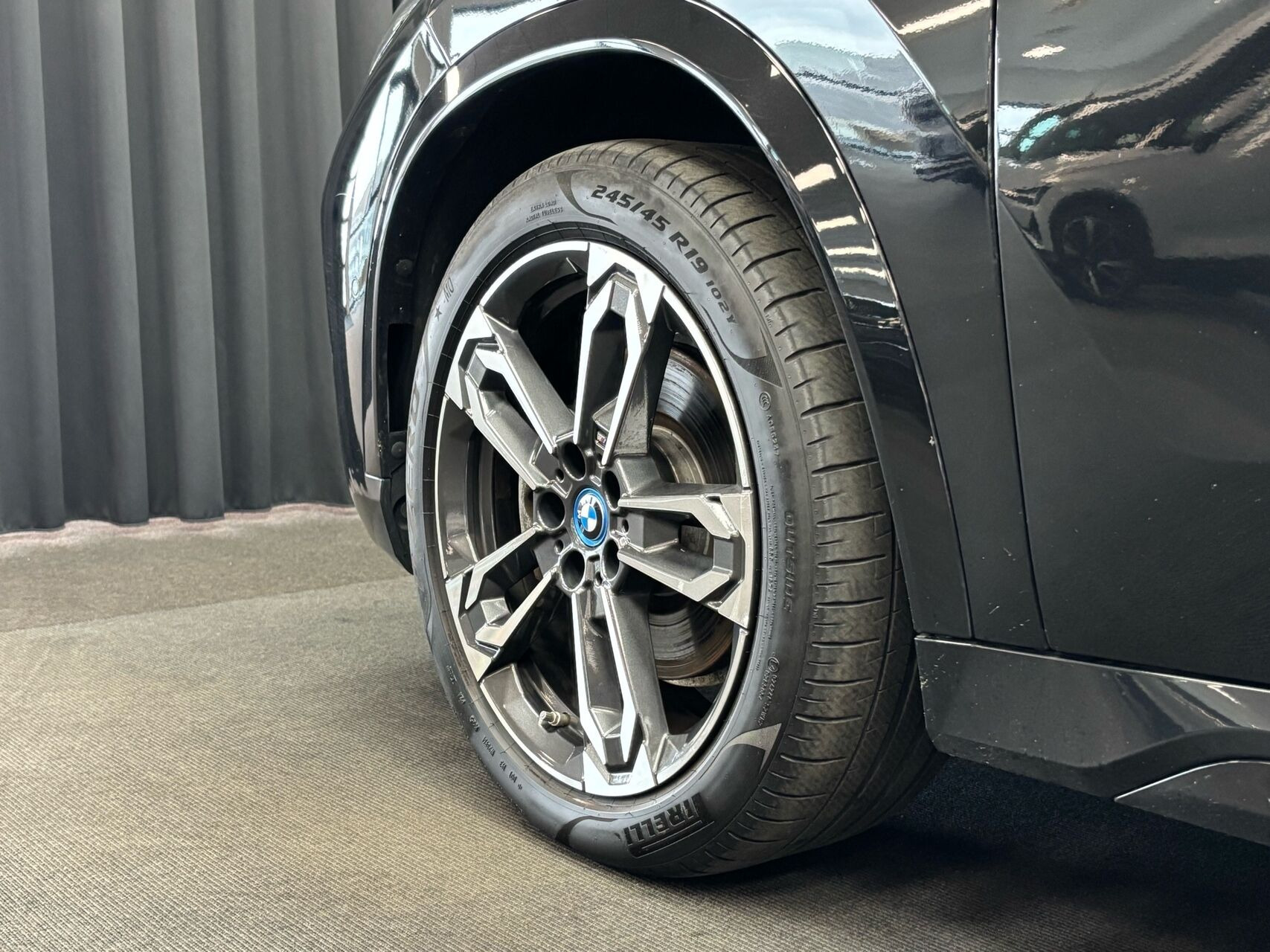 Sort BMW iX1 fra 2023