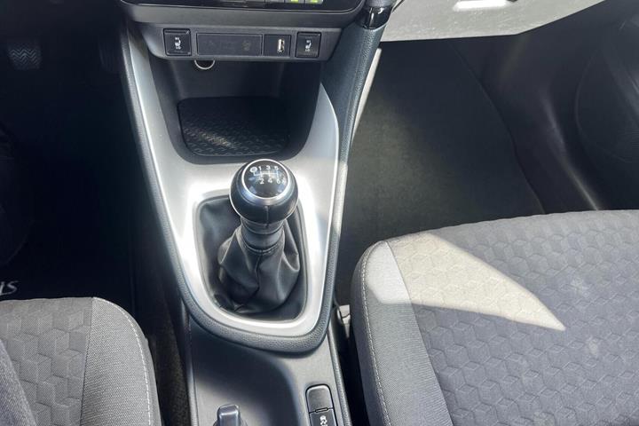 Sort Toyota Yaris fra 2021