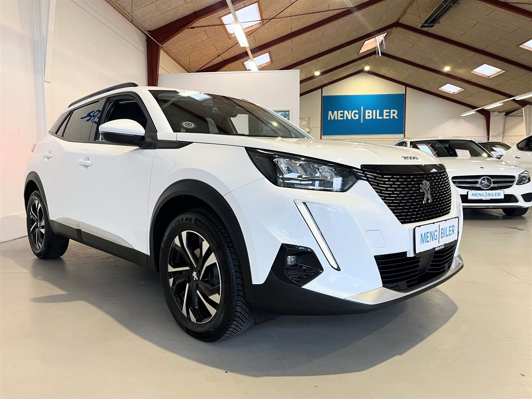Hvid Peugeot 2008 fra 2021