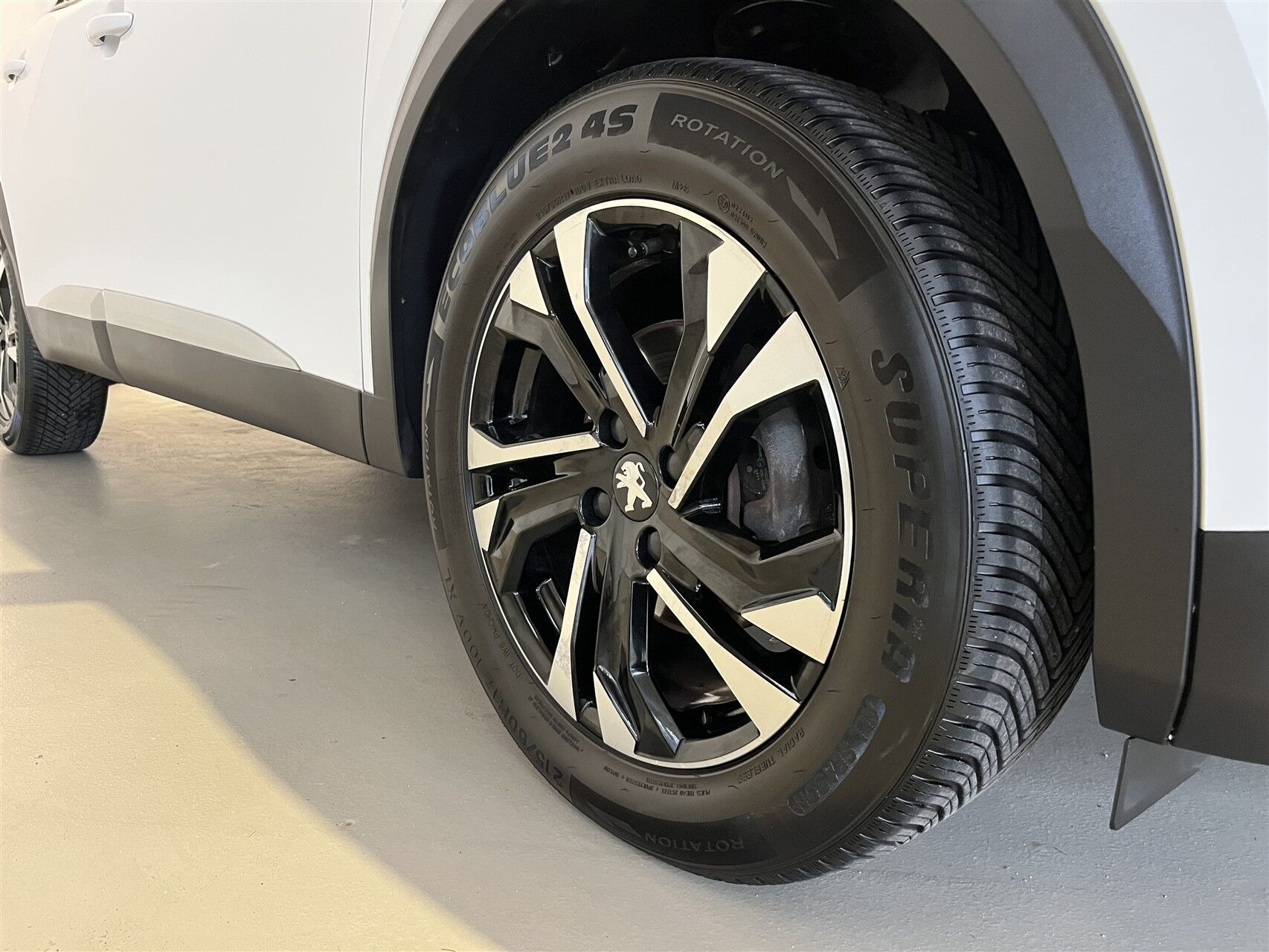 Hvid Peugeot 2008 fra 2021