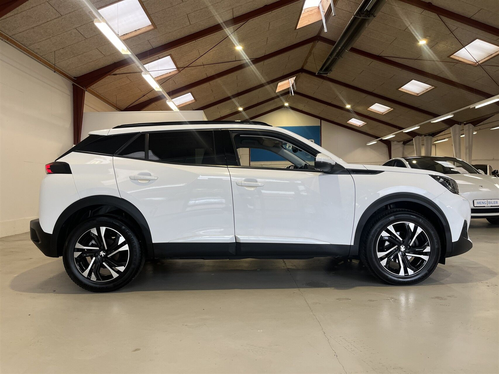 Hvid Peugeot 2008 fra 2021