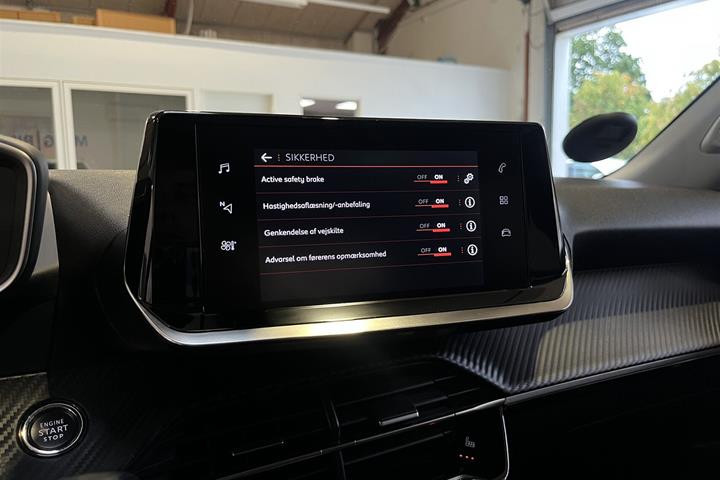 Hvid Peugeot 2008 fra 2021