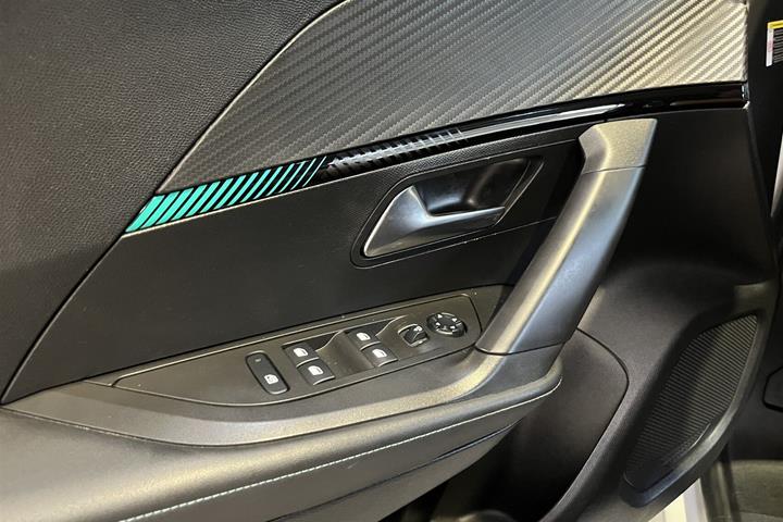 Hvid Peugeot 2008 fra 2021