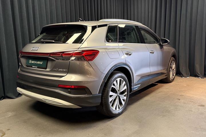 Grå Audi Q4 fra 2023