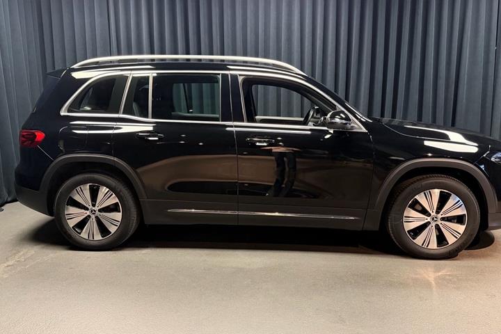 Sort Mercedes EQB250+ fra 2024