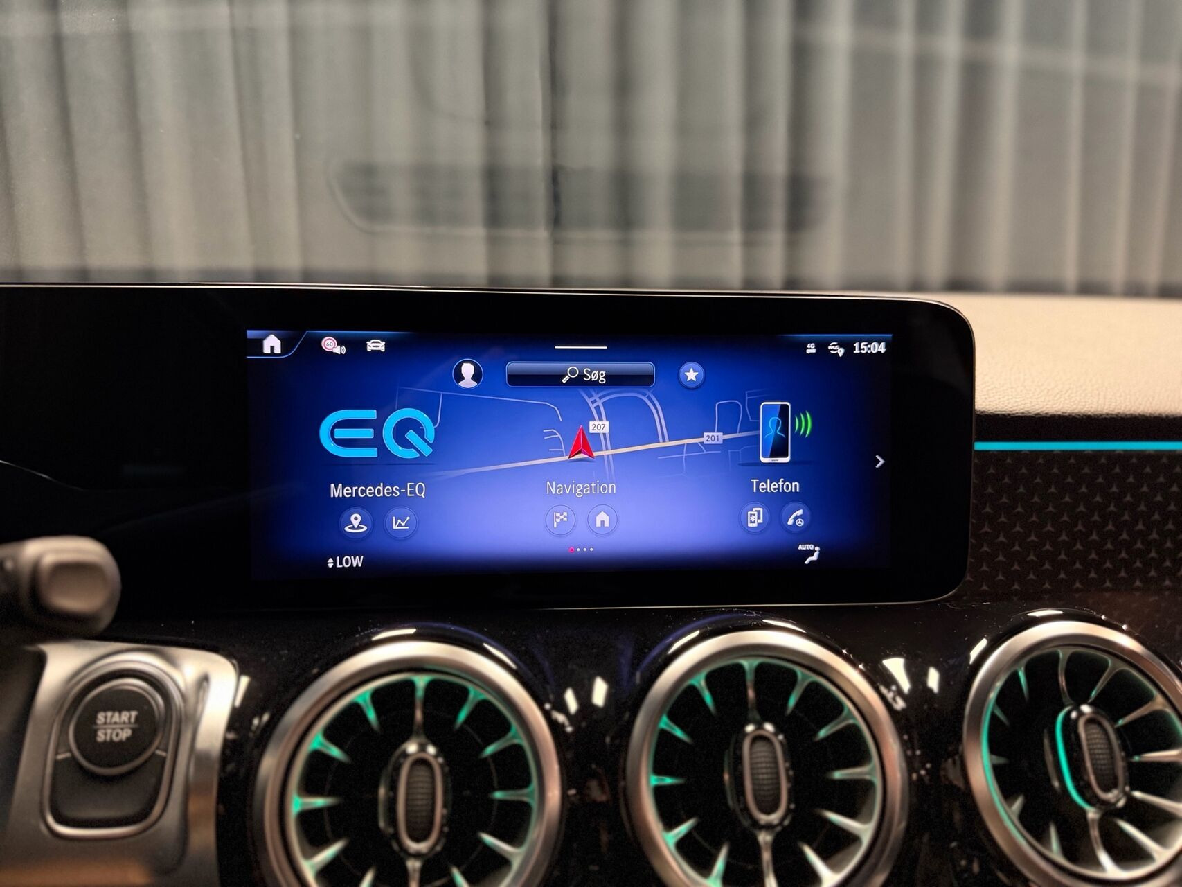 Sort Mercedes EQB250+ fra 2024
