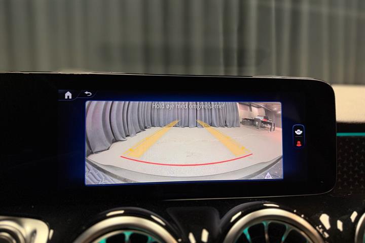 Sort Mercedes EQB250+ fra 2024