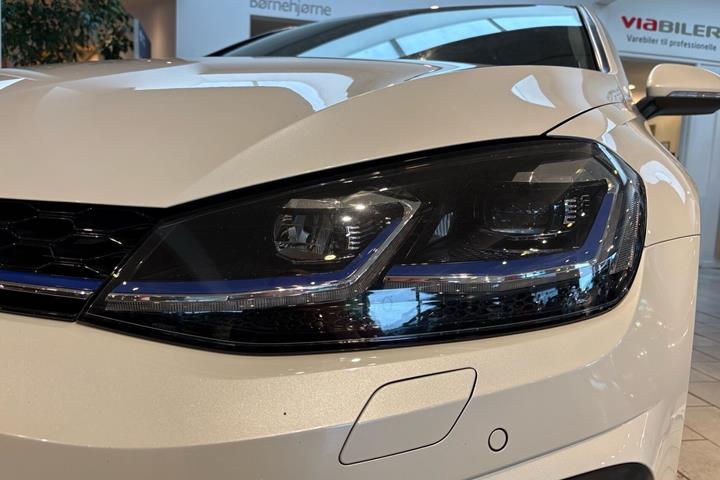 Hvid VW Golf fra 2020