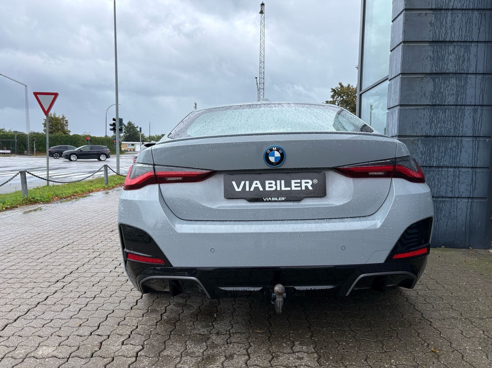 Sølv BMW i4 fra 2023