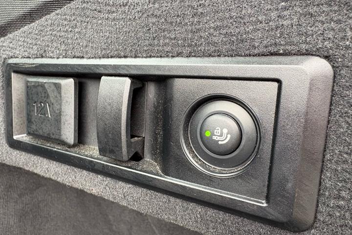 Sølv BMW i4 fra 2023