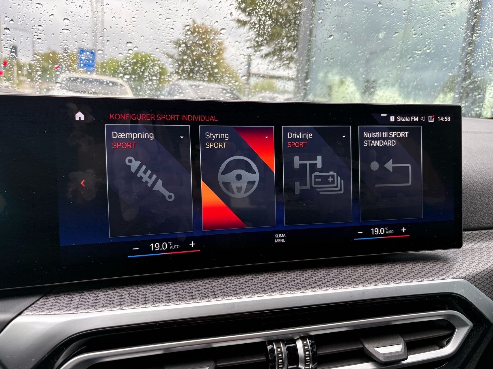 Sølv BMW i4 fra 2023