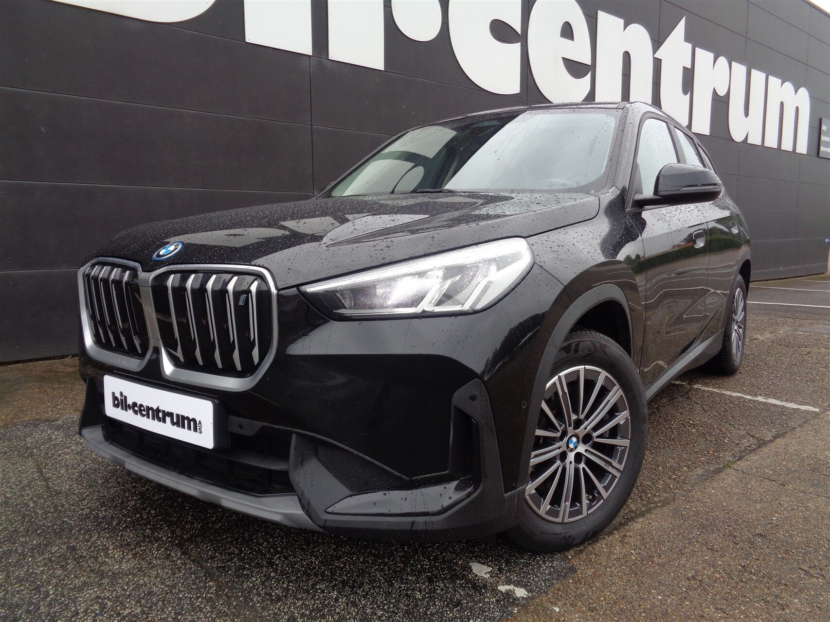 BMW iX1 xDrive30 EL 4x4 313HK 5d Aut.