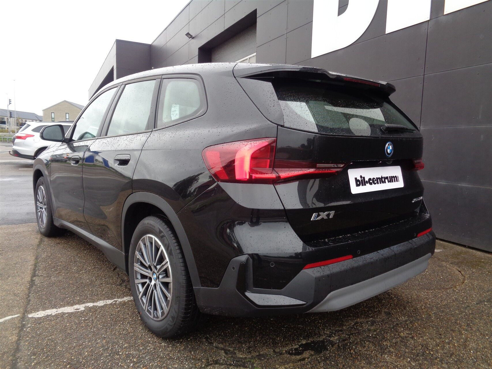 Sort BMW iX1 fra 2023