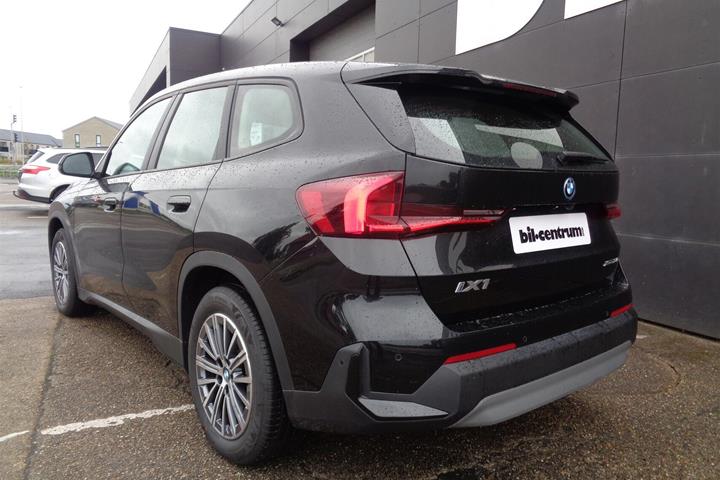 Sort BMW iX1 fra 2023