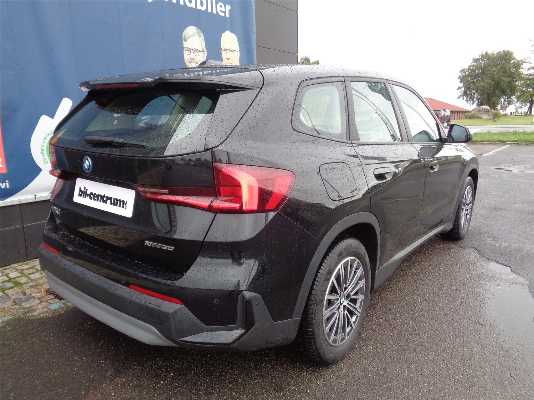 Sort BMW iX1 fra 2023