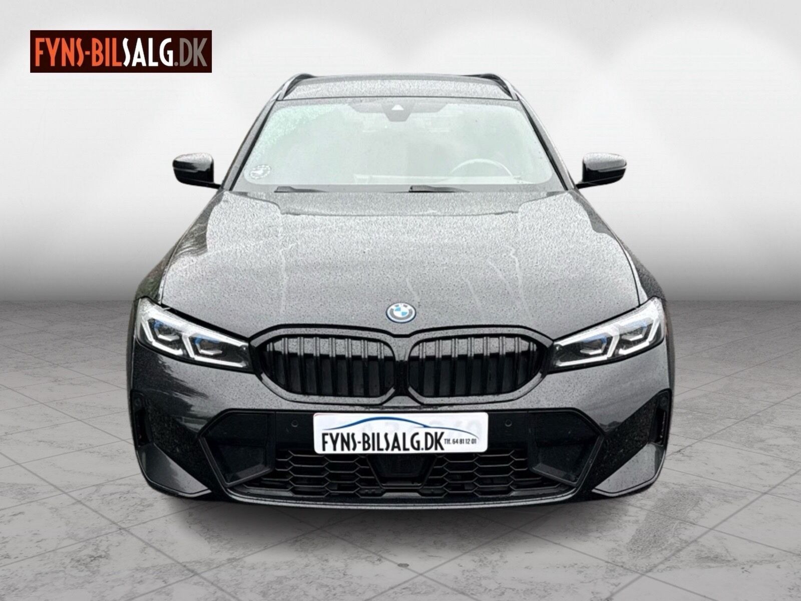 Sort BMW 330e fra 2022