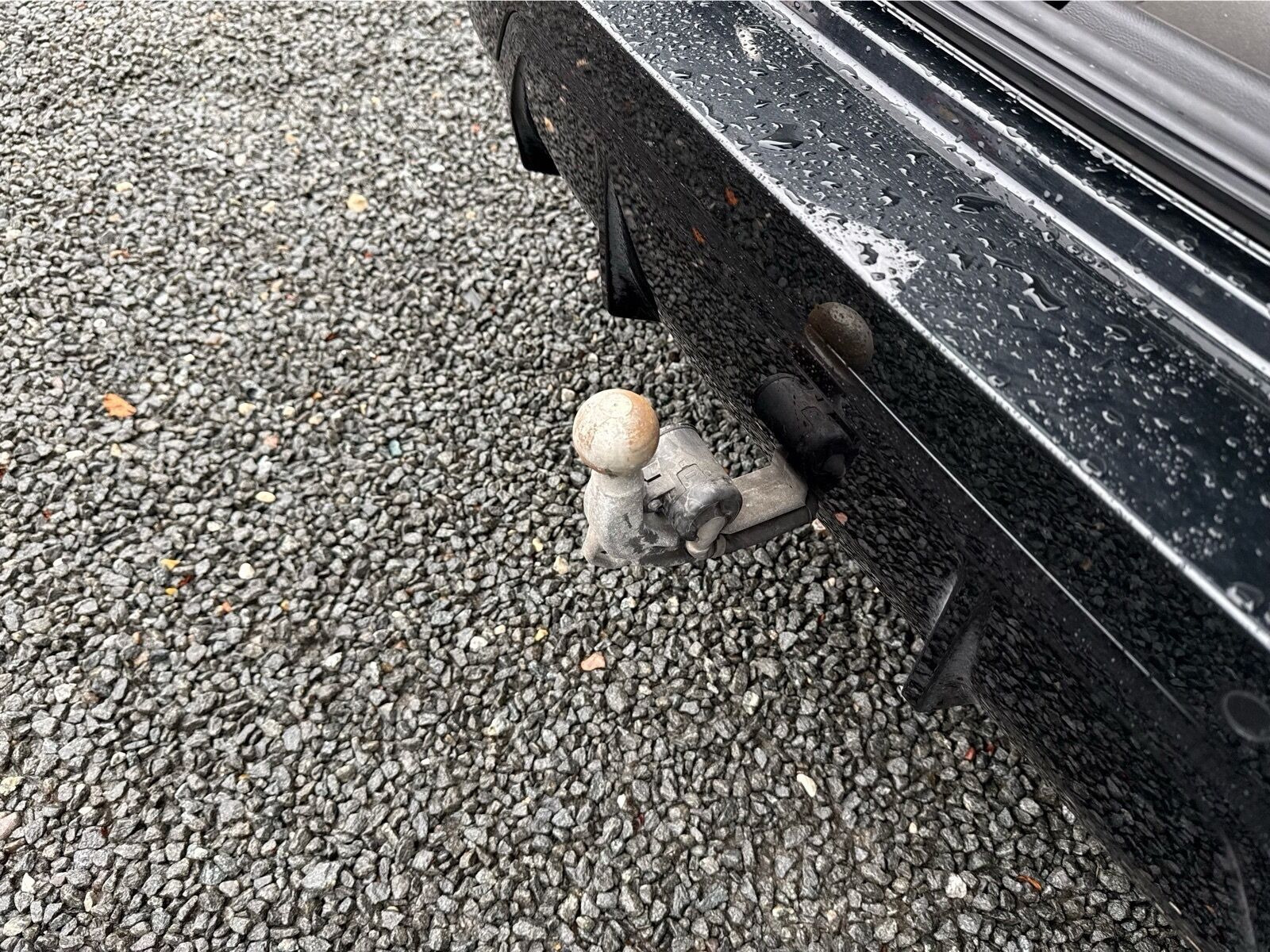 Sort BMW 330e fra 2022