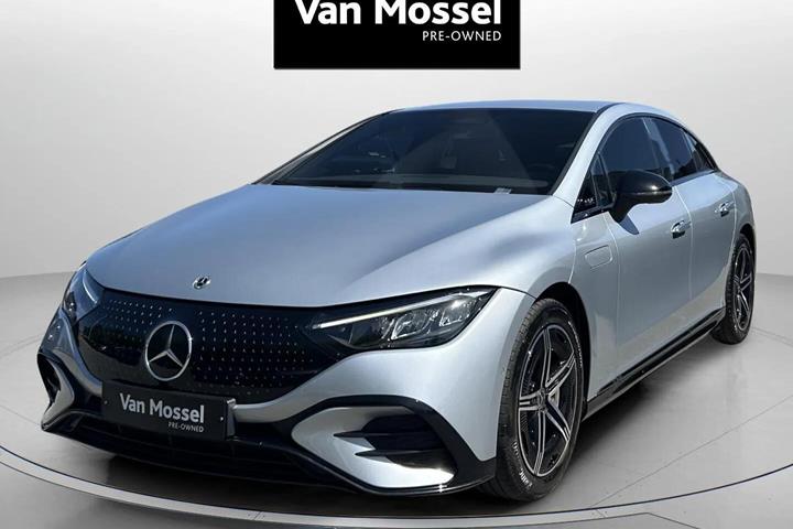 Sølv Mercedes EQE350+ fra 2023
