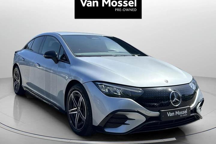 Sølv Mercedes EQE350+ fra 2023
