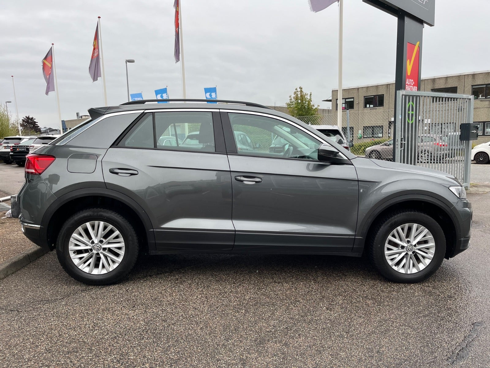 Grå VW T-Roc fra 2020
