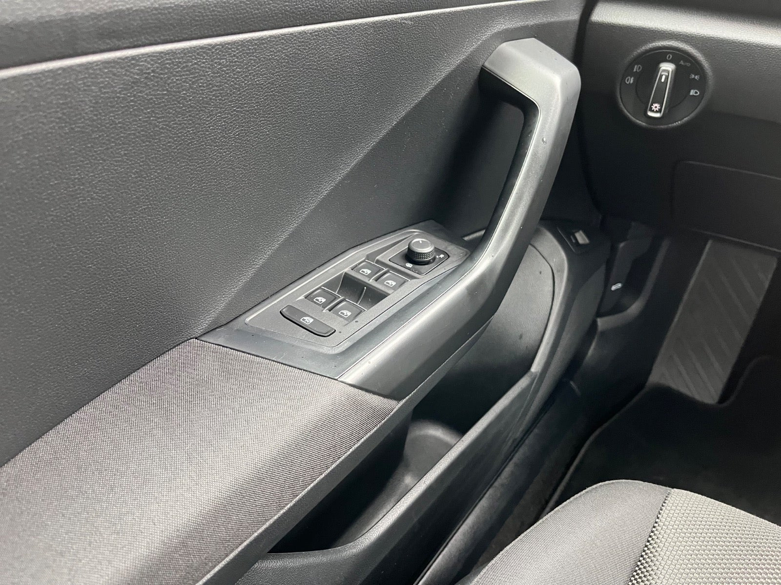 Grå VW T-Roc fra 2020