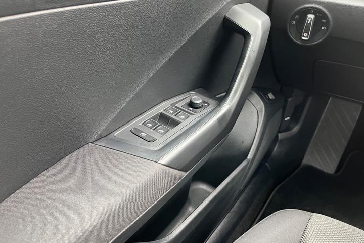 Grå VW T-Roc fra 2020