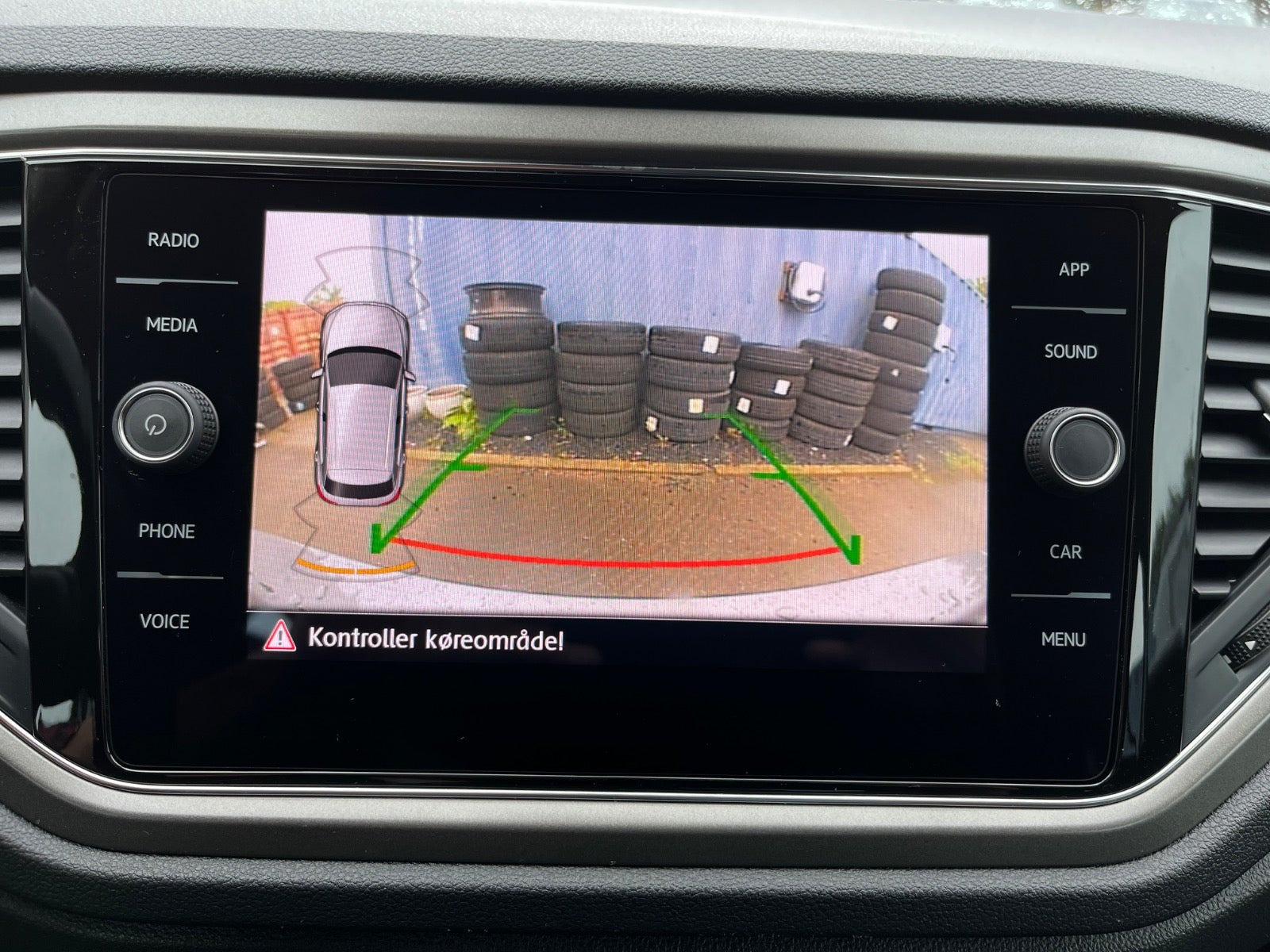 Grå VW T-Roc fra 2020