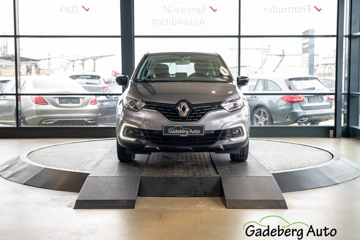 Grå Renault Captur fra 2018
