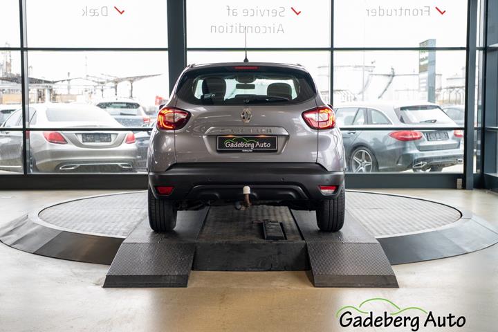 Grå Renault Captur fra 2018