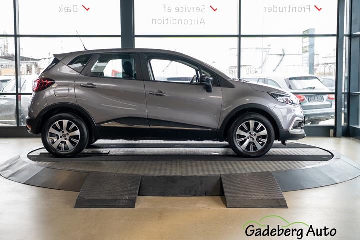 Grå Renault Captur fra 2018