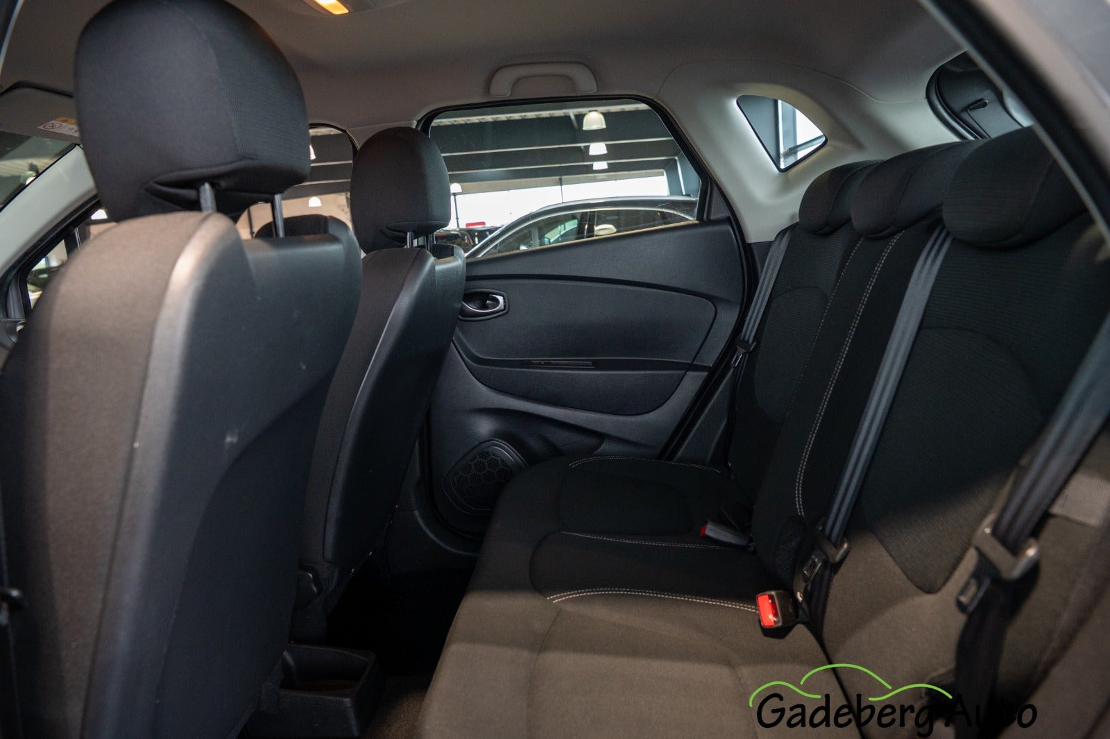 Grå Renault Captur fra 2018