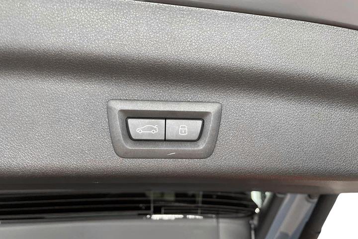 Grå BMW iX1 fra 2026