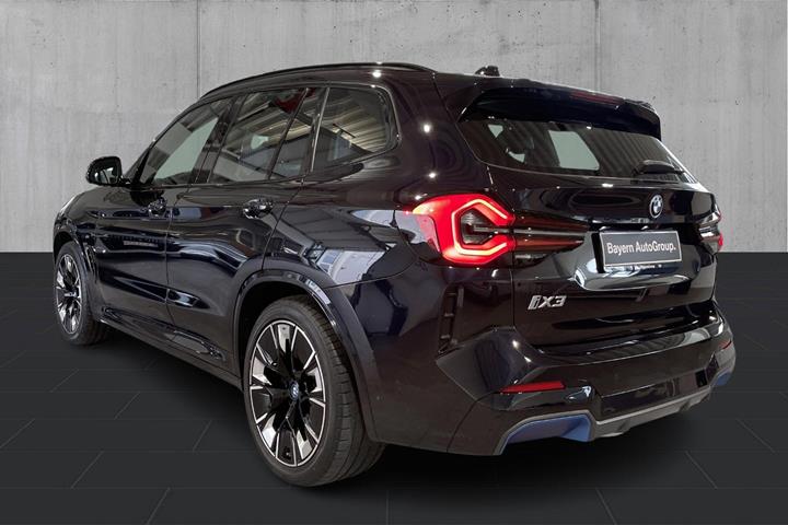 Sort BMW iX3 fra 2022