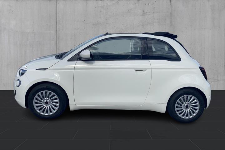 Hvid Fiat 500e fra 2023