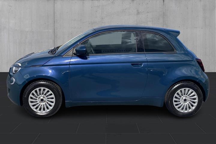 Grøn Fiat 500e fra 2023