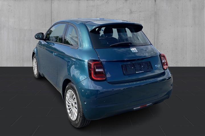 Grøn Fiat 500e fra 2023