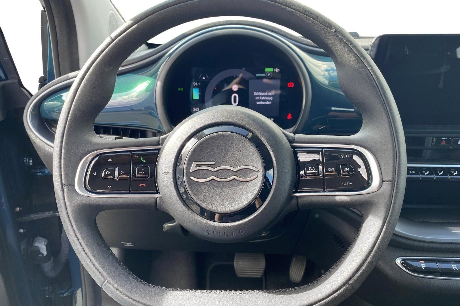 Grøn Fiat 500e fra 2023