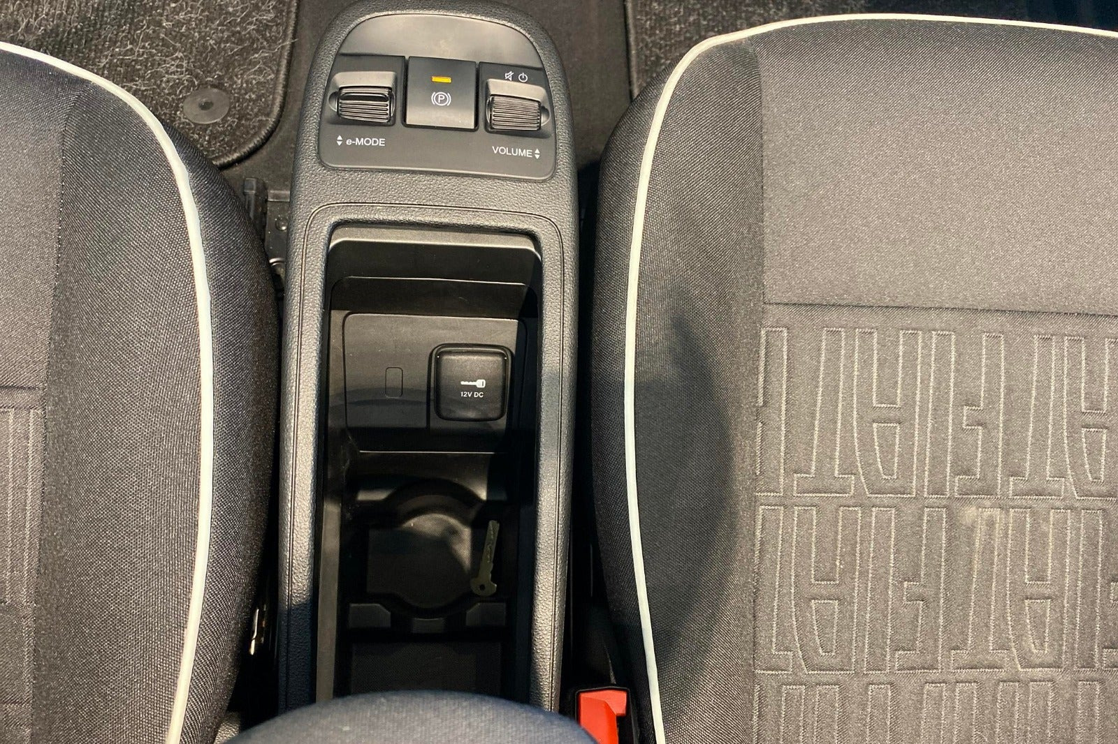 Hvid Fiat 500e fra 2023