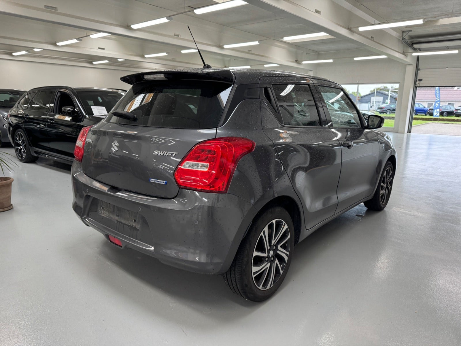 Grå Suzuki Swift fra 2020