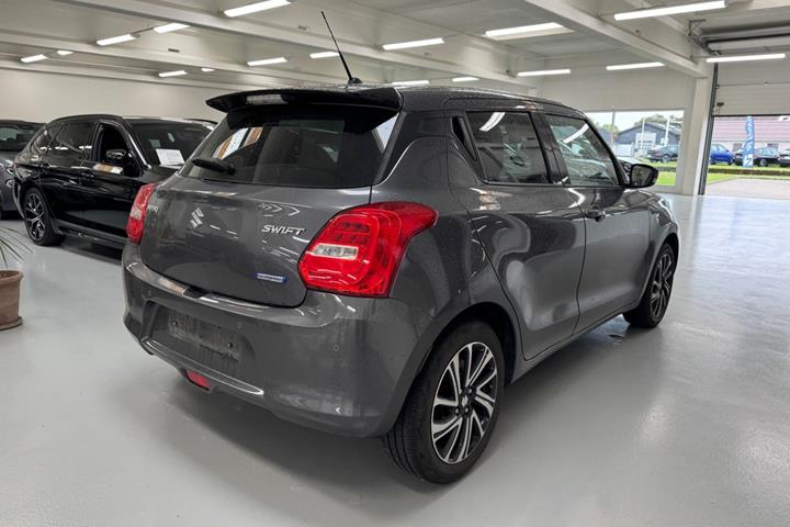Grå Suzuki Swift fra 2020