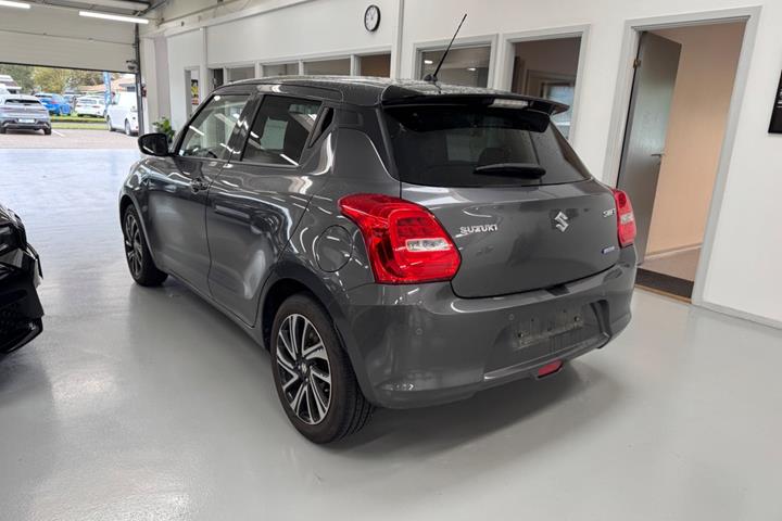 Grå Suzuki Swift fra 2020