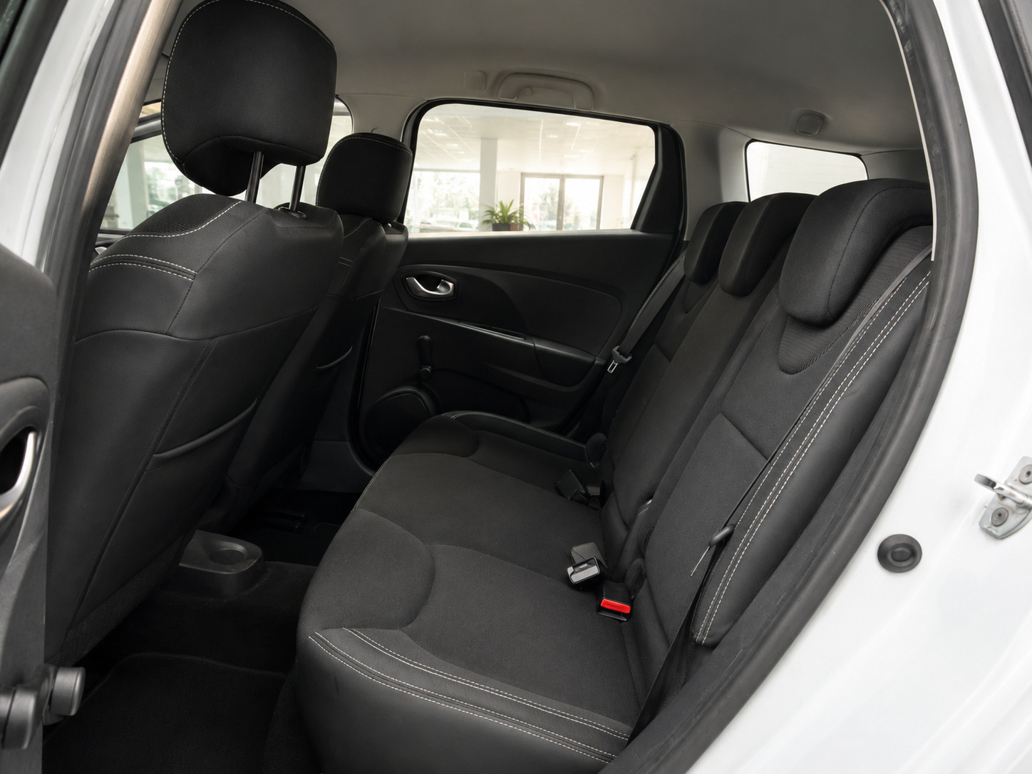 Hvid Renault Clio IV fra 2018