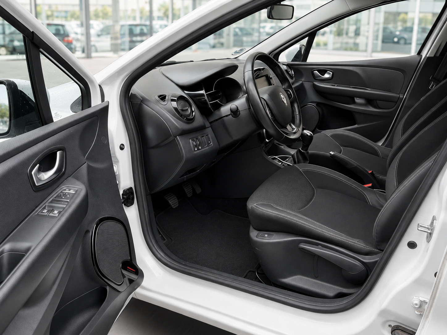 Hvid Renault Clio IV fra 2018
