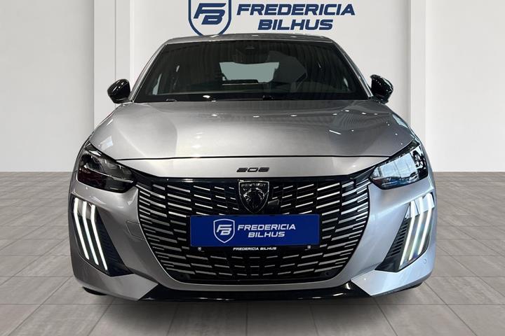 Grå Peugeot e-208 fra 2025