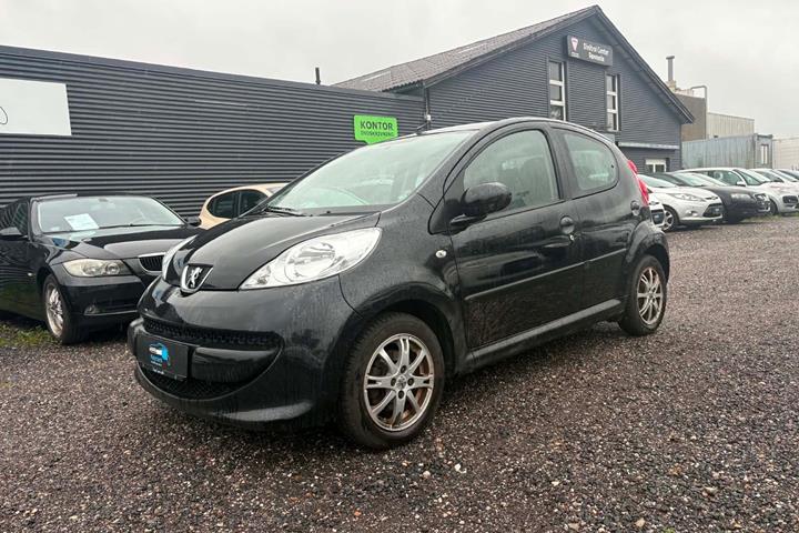Sort Peugeot 107 fra 2008