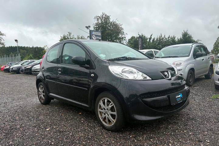 Sort Peugeot 107 fra 2008