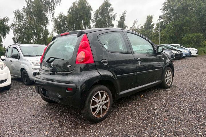 Sort Peugeot 107 fra 2008